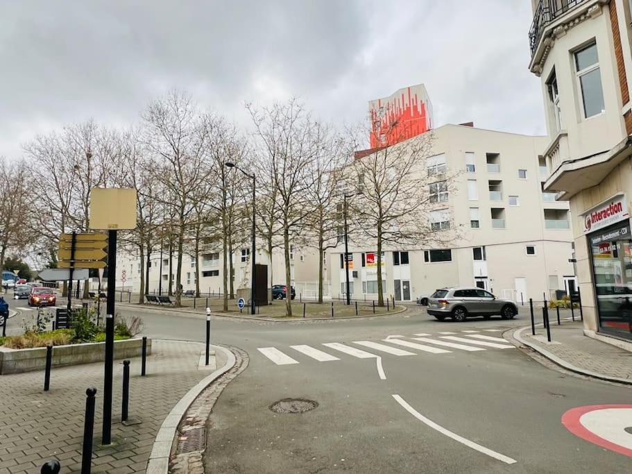 Apt Des Artistes, 3 Min A Pied Gare Et Centre Valenciennes Exteriör bild